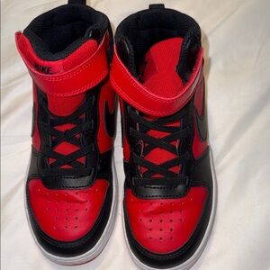 Nike Kids court Mid 2 borough basketball shoes Black and Red High-Top